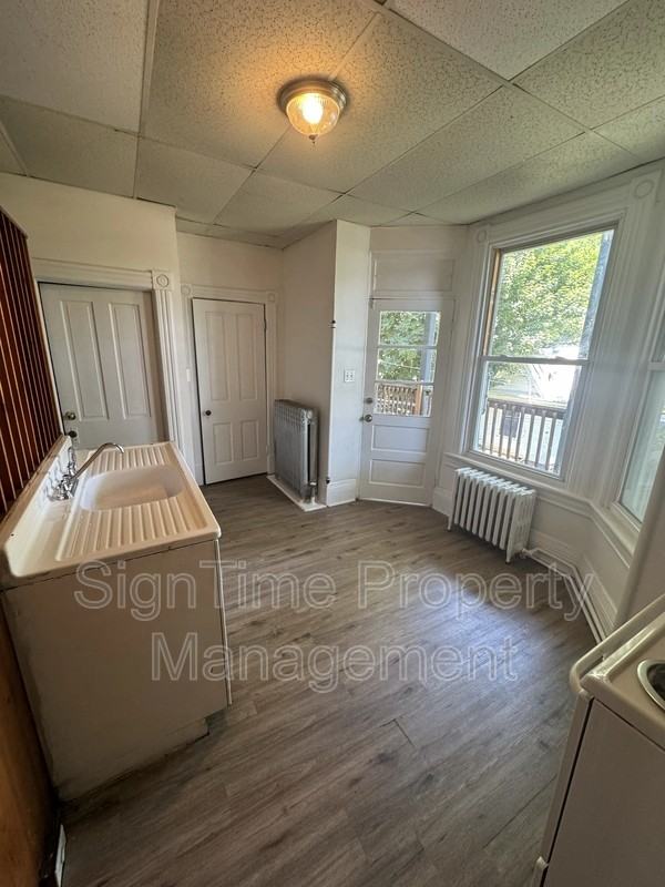 38 E Franklin St - Photo 3 of 8