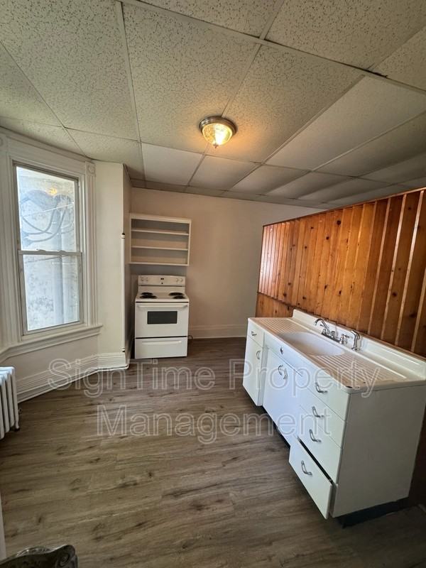 38 E Franklin St - Photo 2 of 8