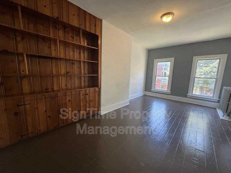 38 E Franklin St - Photo 4 of 8