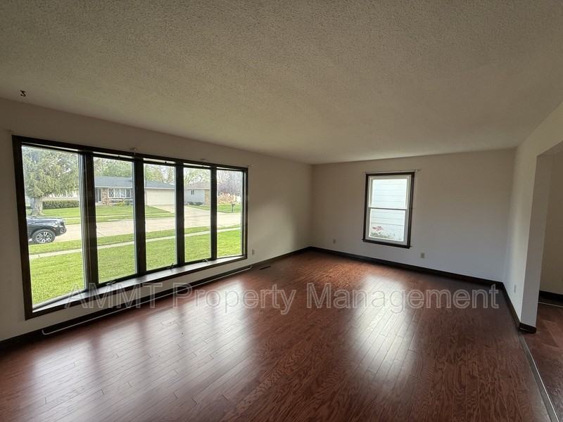 1825 26th Ave - Photo 2 of 14