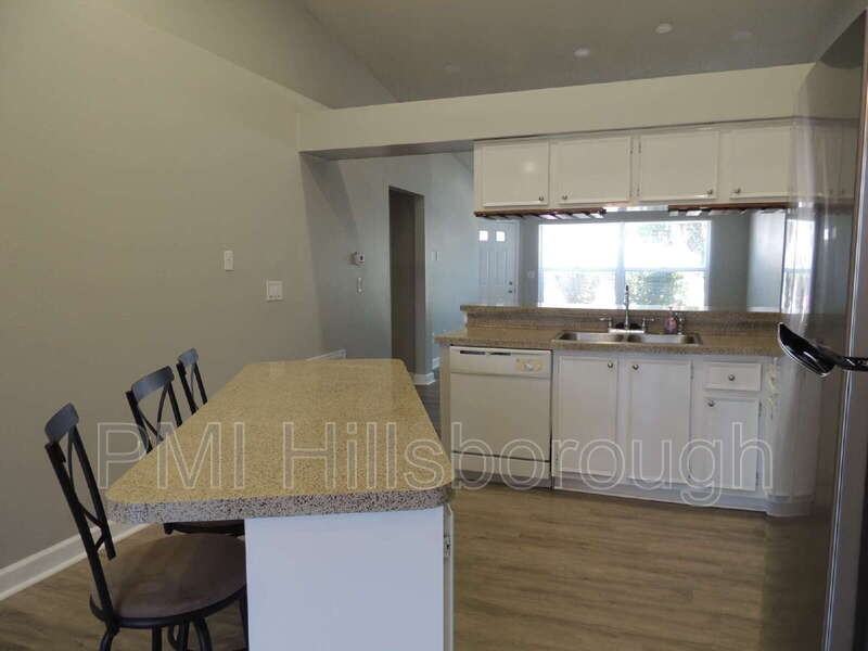 944 Burlwood St - Photo 4 of 37