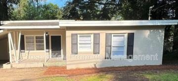featured image of 905 Wright Dr