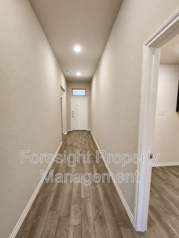 538 Concho St - Photo 3 of 25