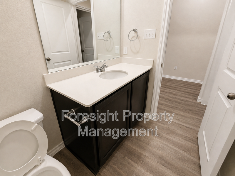538 Concho St - Photo 5 of 25
