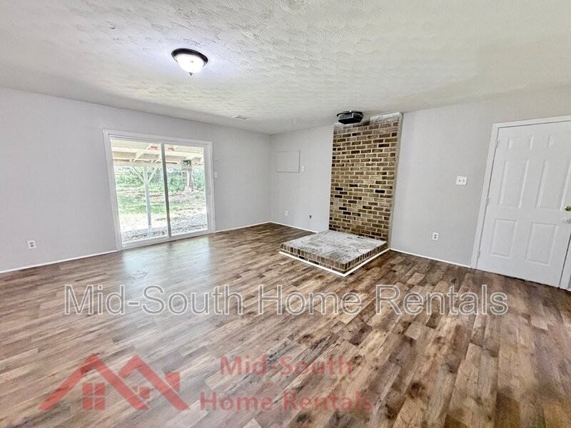 3040 Edgeware Rd S - Photo 3 of 24