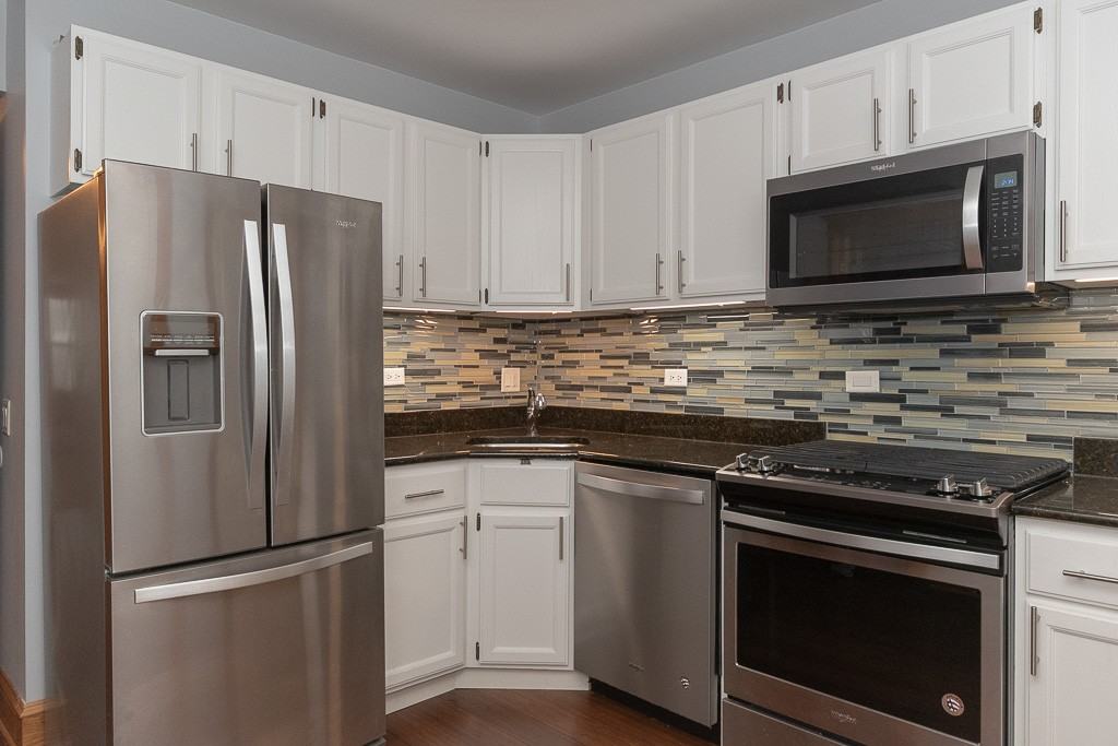 3710 N Clark St #3 - Photo 3 of 19