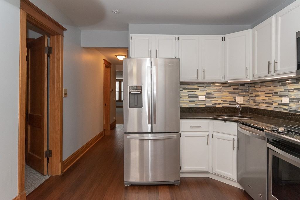 3710 N Clark St #3 - Photo 4 of 19