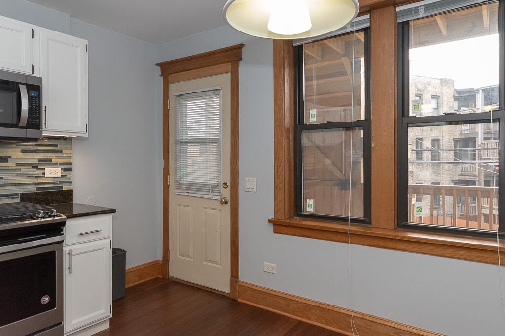 3710 N Clark St #3 - Photo 5 of 19