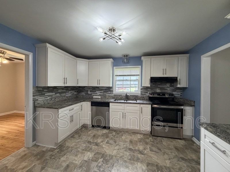 105 Janet Dr - Photo 4 of 10