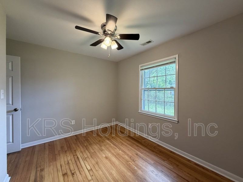 105 Janet Dr - Photo 6 of 10