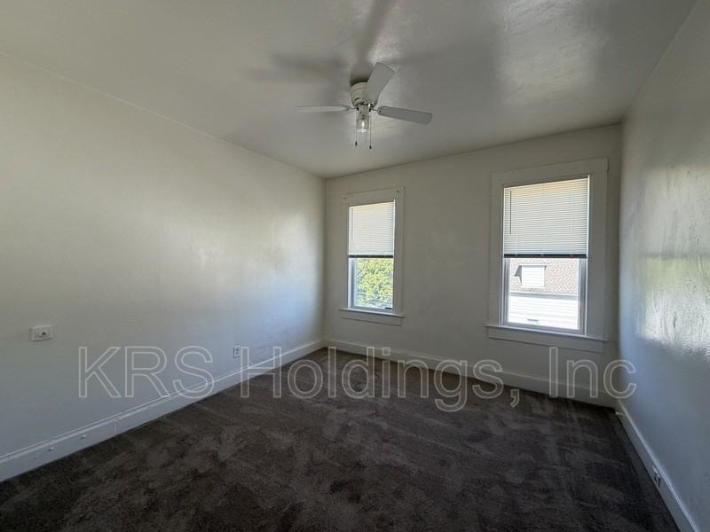 325 W 31st St #6 - Photo 7 of 8