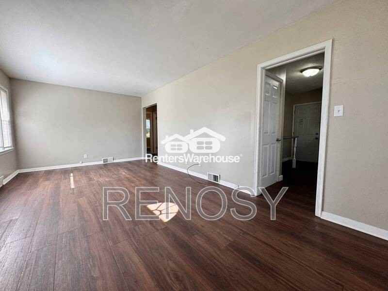 709 Bell Ave - Photo 3 of 18
