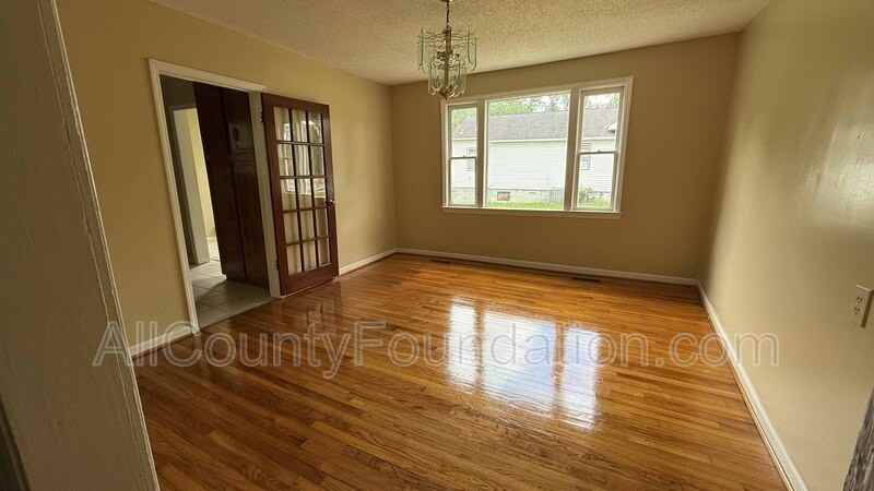 818 W 2nd North St - Photo 7 of 16