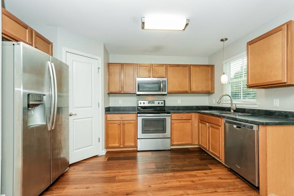 2928 Weston Blvd - Photo 6 of 17