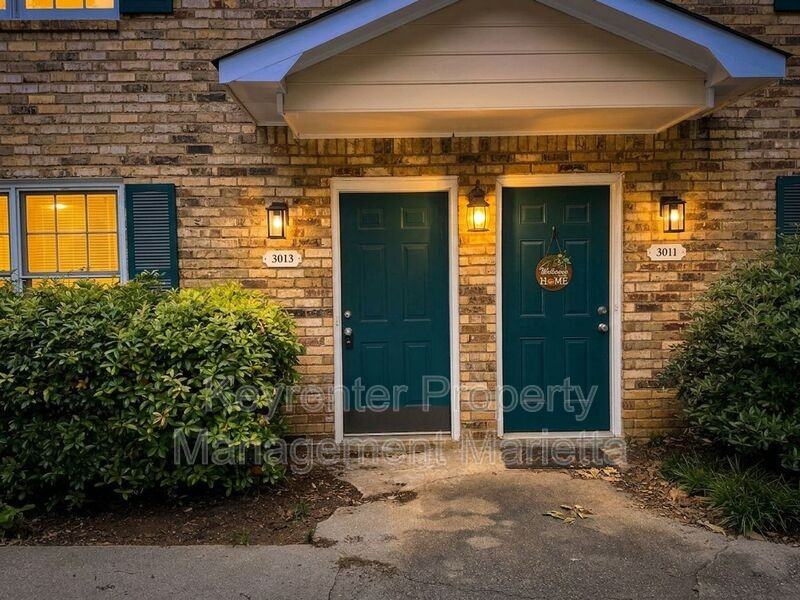 3013 Spruce Cir - Photo 2 of 16