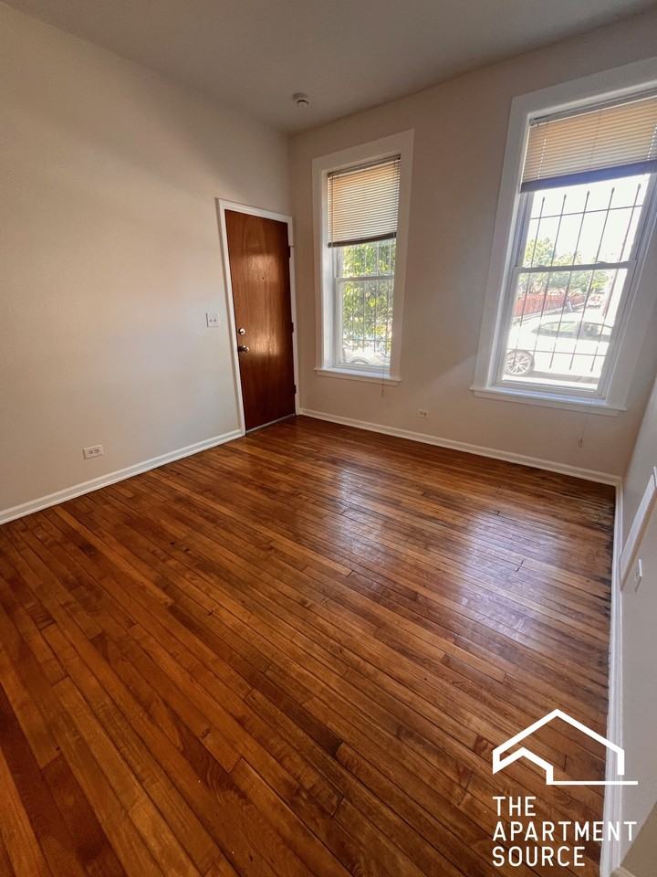 3227 S Carpenter St #2M - Photo 2 of 12