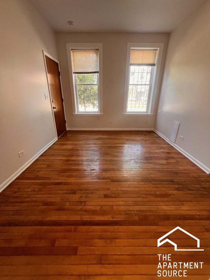 3227 S Carpenter St #2M - Photo 3 of 12