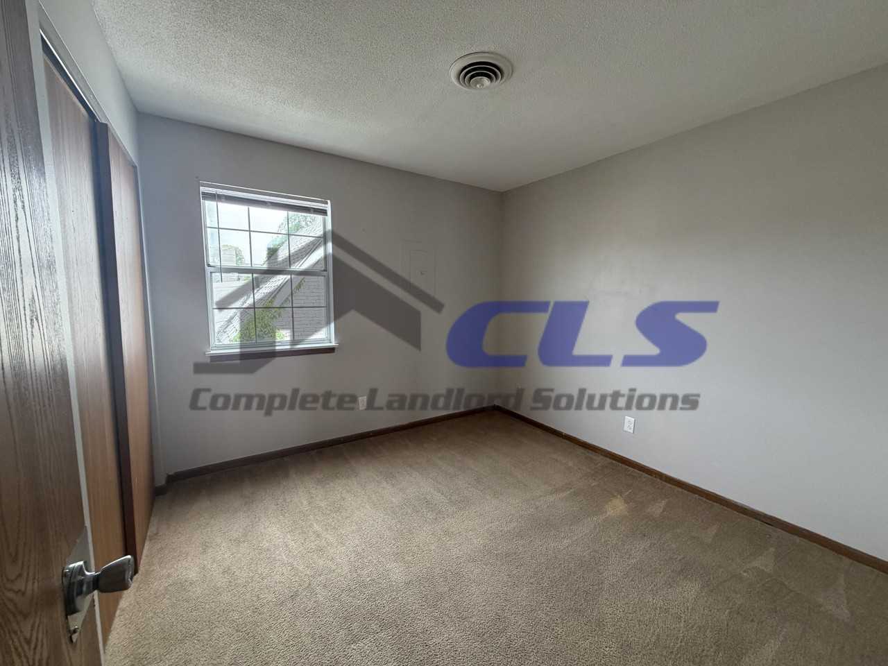 820 Poplar Street - Photo 3 of 5