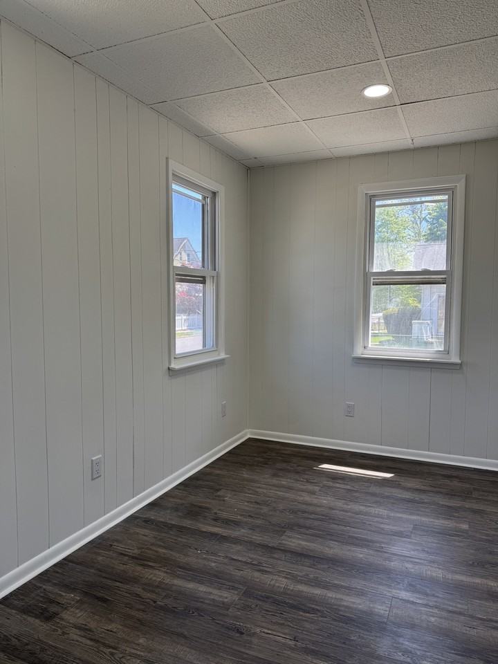 517 Bentley Avenue - Photo 4 of 50
