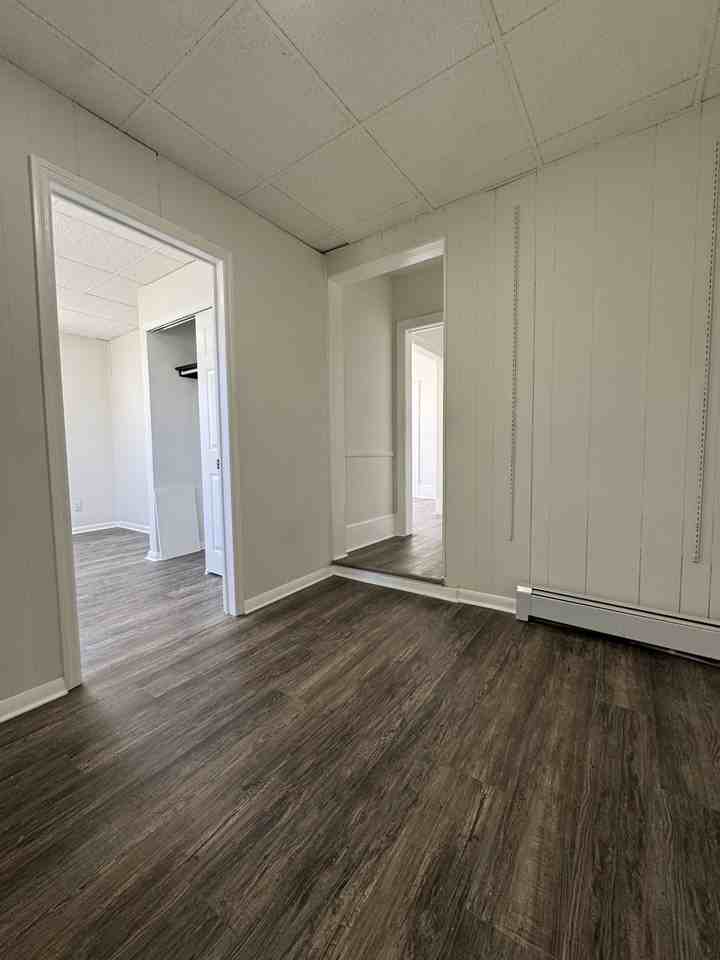 517 Bentley Avenue - Photo 7 of 50