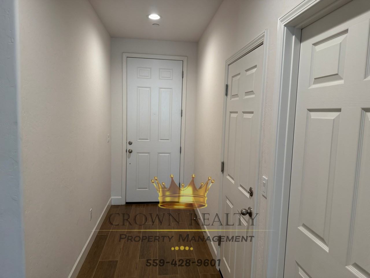 3315 South Meadowbrook Street - Photo 4 of 22