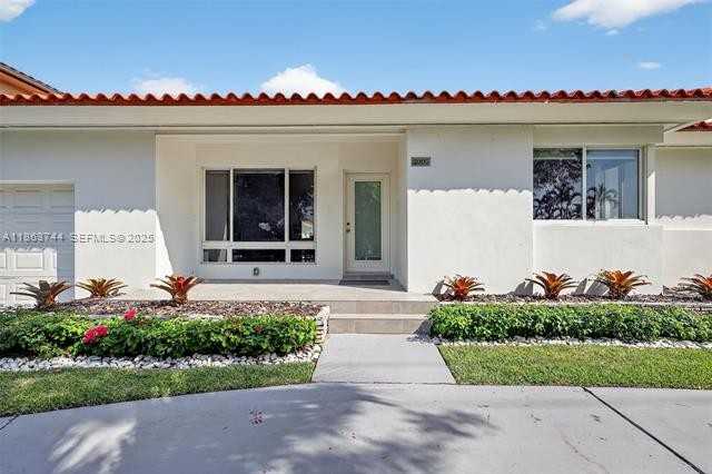 2095 Keystone Blvd - Photo 3 of 50