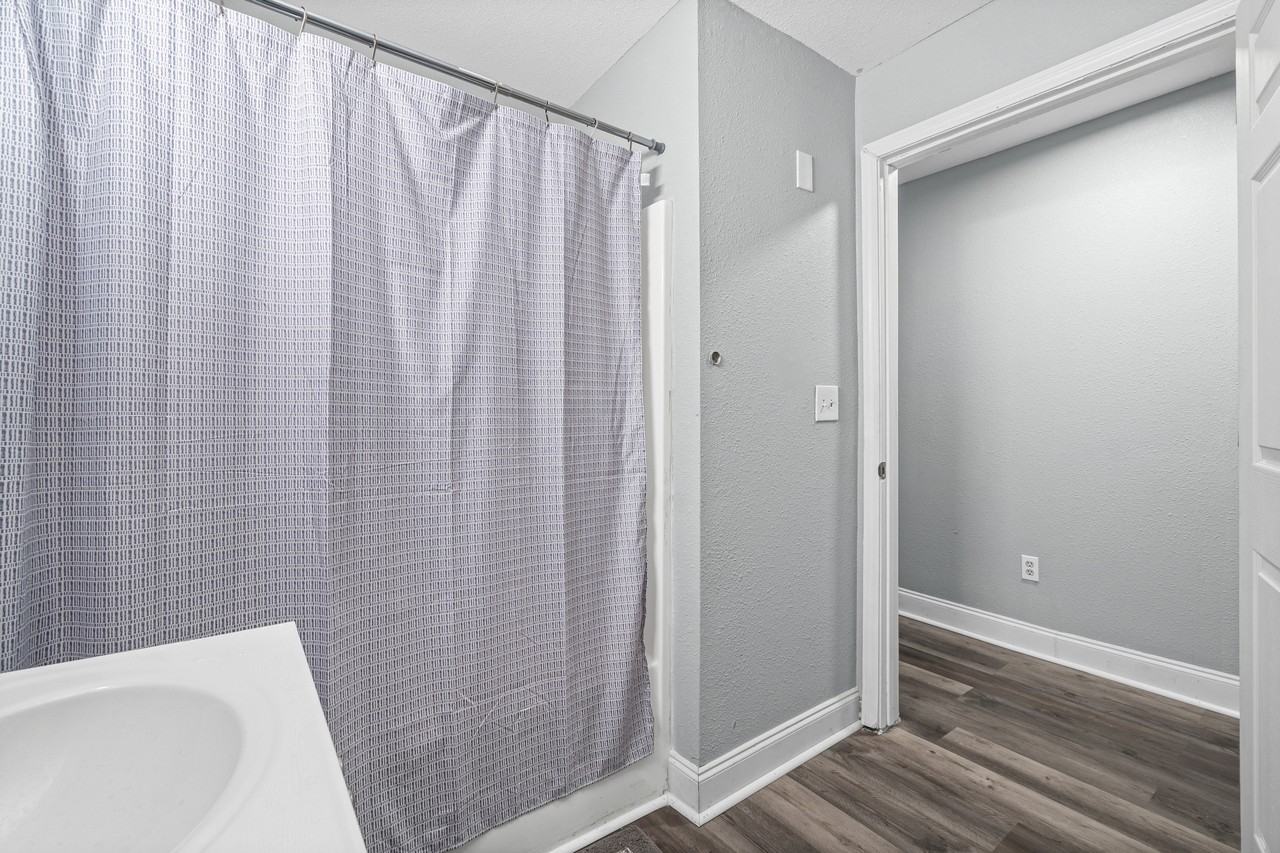 College Heights Apartments - Photo 3 of 15