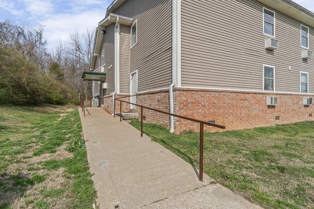 College Heights Apartments - Photo 7 of 15