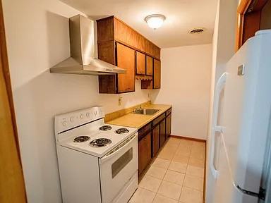 610 West Patrick Street - Photo 4 of 6