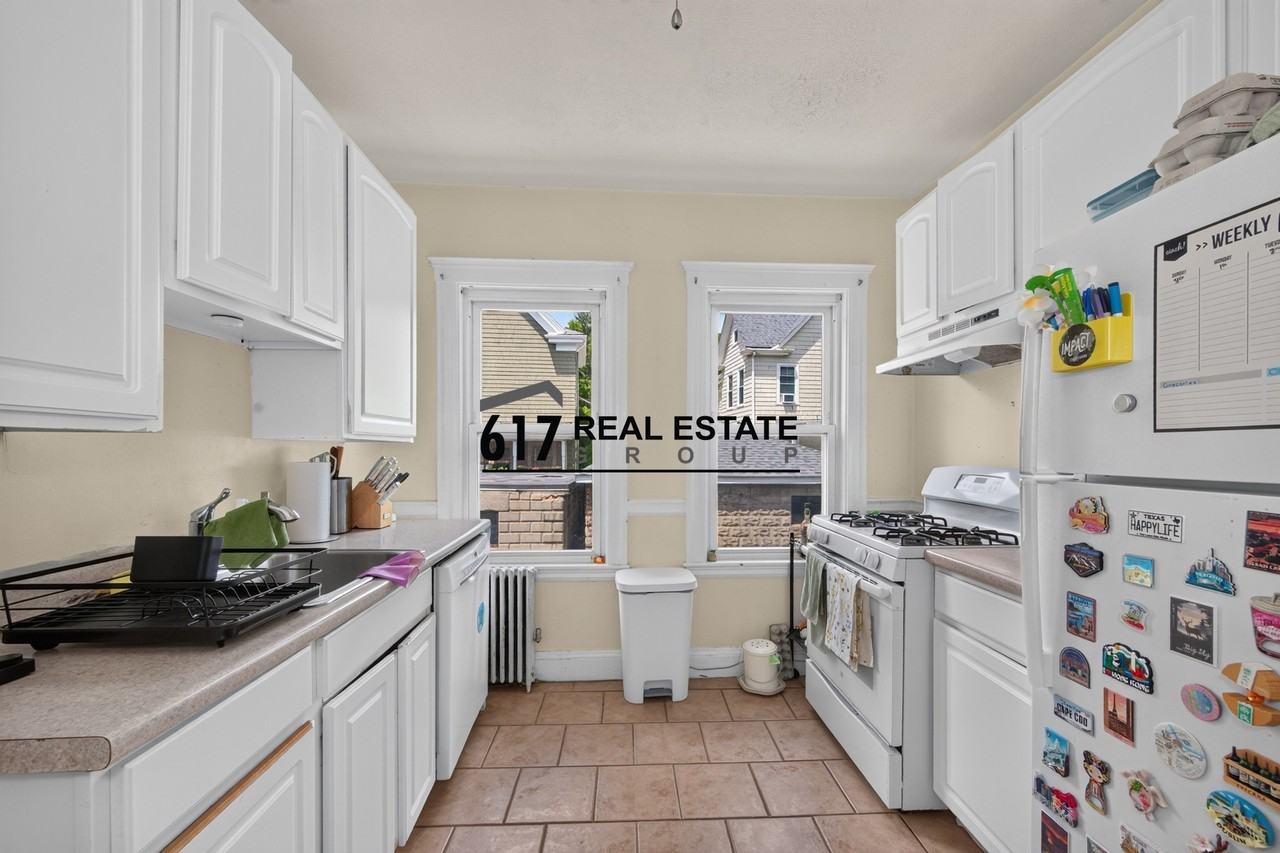 41 Bothwell Rd - Photo 4 of 14
