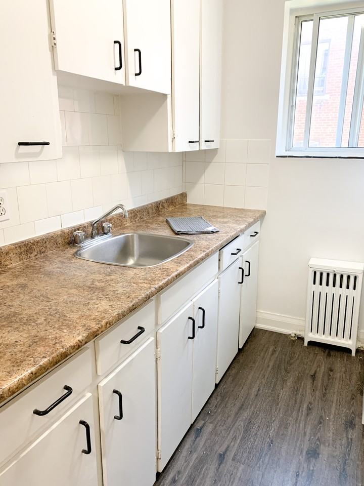 309 The Kingsway #204 - Photo 3 of 13