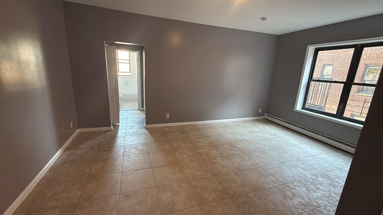 69 North 9th Street #4L - Photo 6 of 7