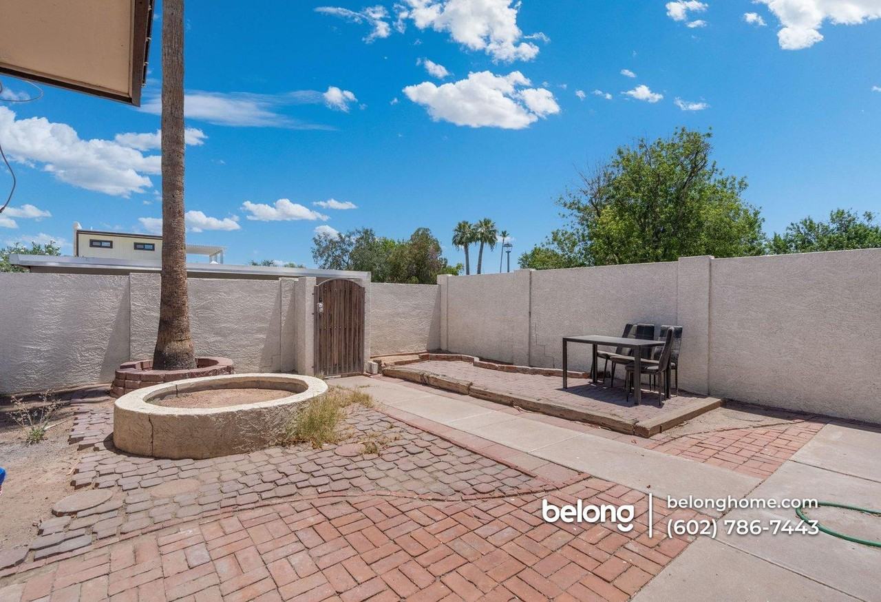 2240 W Carson Dr - Photo 2 of 13