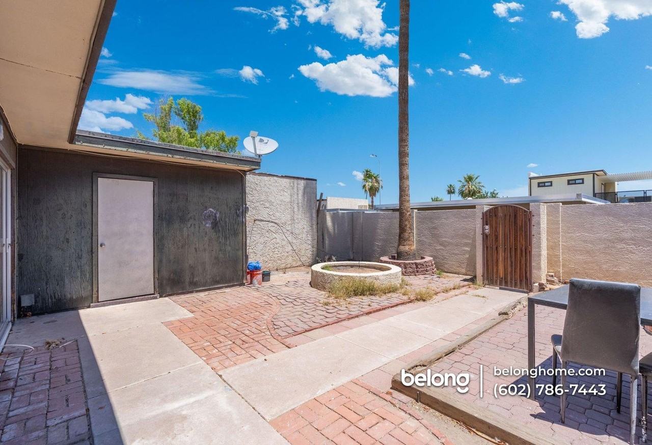 2240 W Carson Dr - Photo 3 of 13
