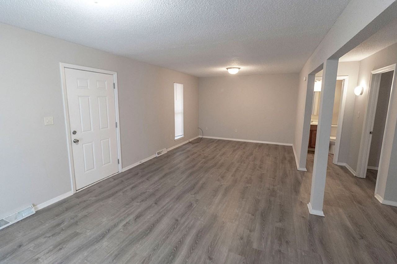 211 Wheaton Ct - Photo 4 of 32