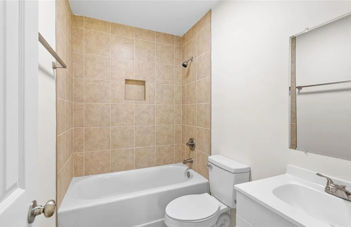 2305 Redbud Ln - Photo 6 of 7