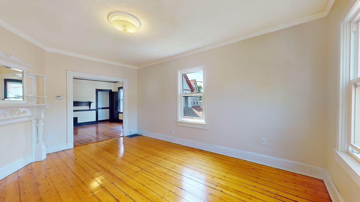 32 Thornton St Apt 1 - Photo 3 of 20