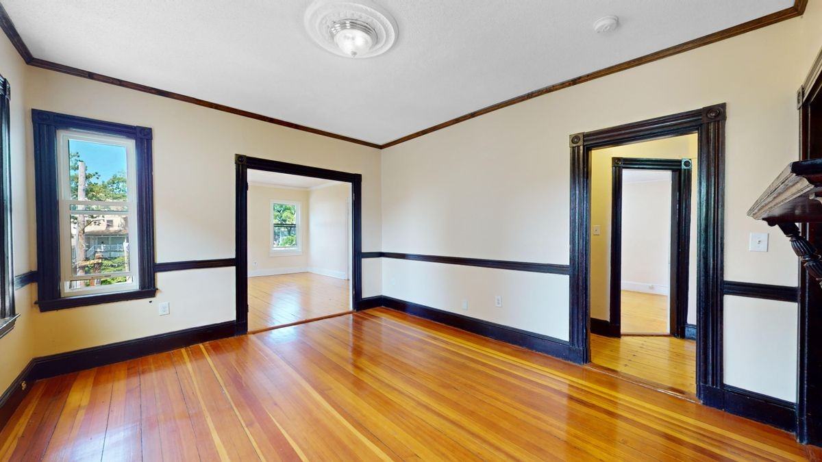 32 Thornton St Apt 1 - Photo 6 of 20