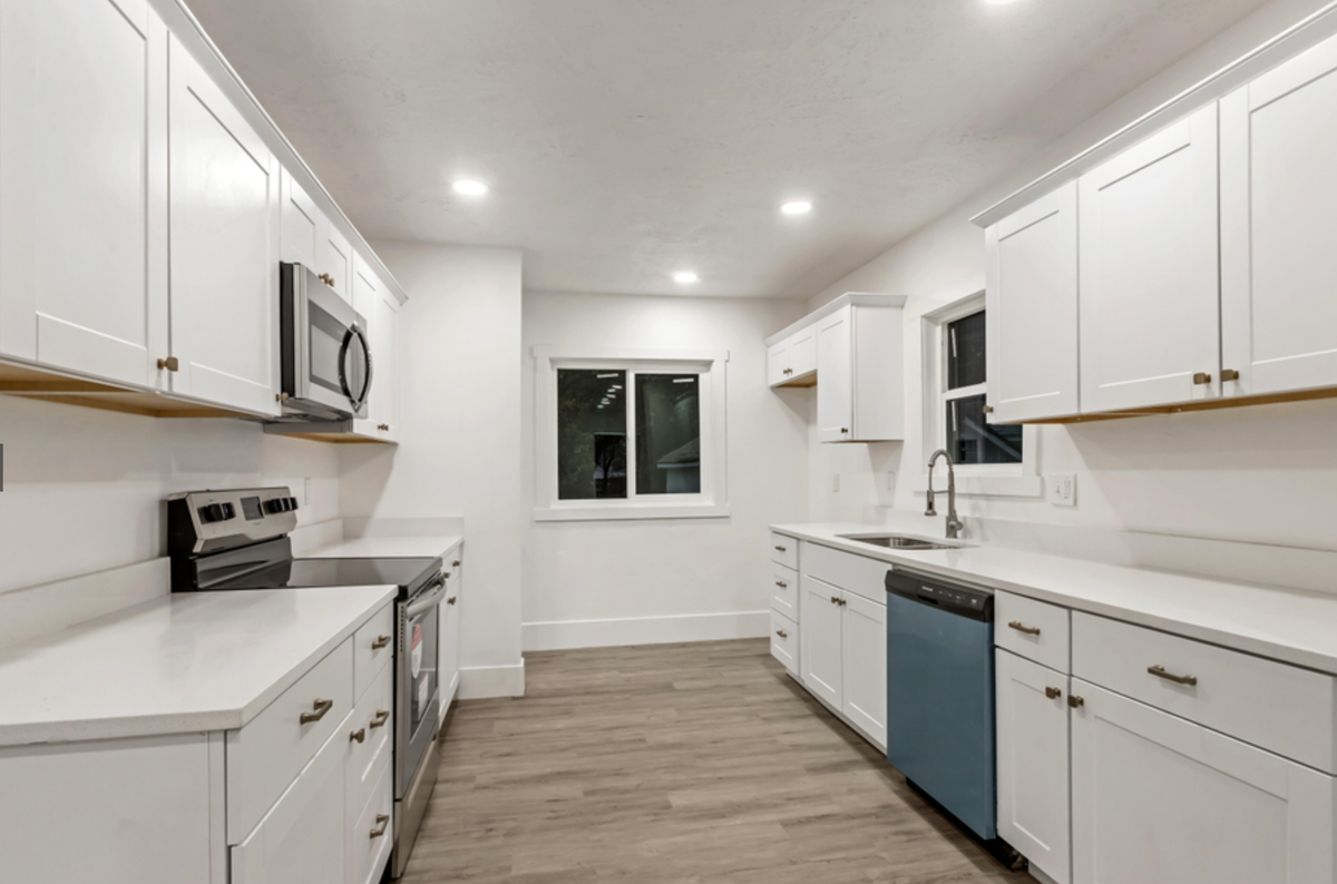 2664 Brinker Ave - Photo 3 of 11