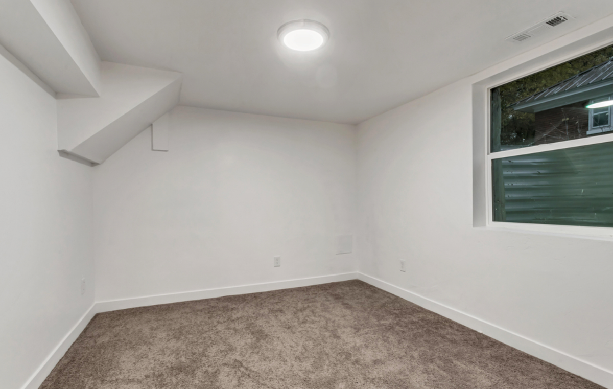2664 Brinker Ave - Photo 5 of 11