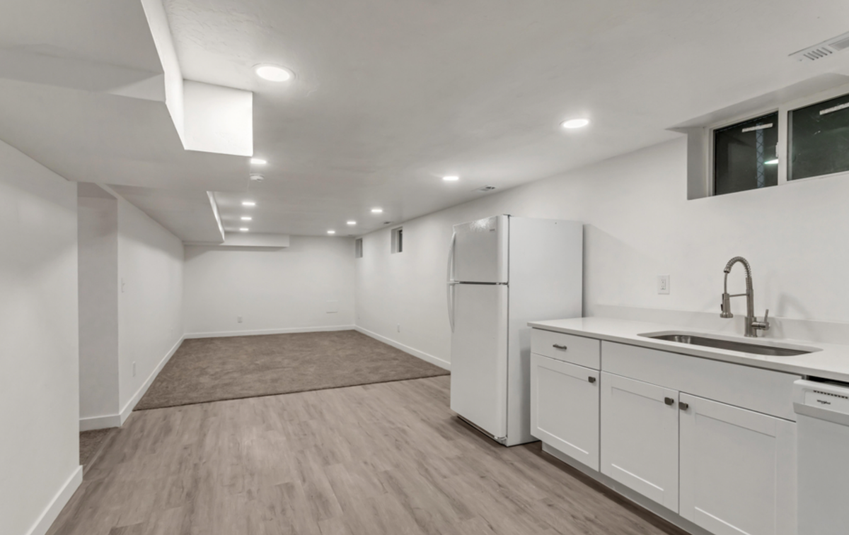 2664 Brinker Ave - Photo 6 of 11