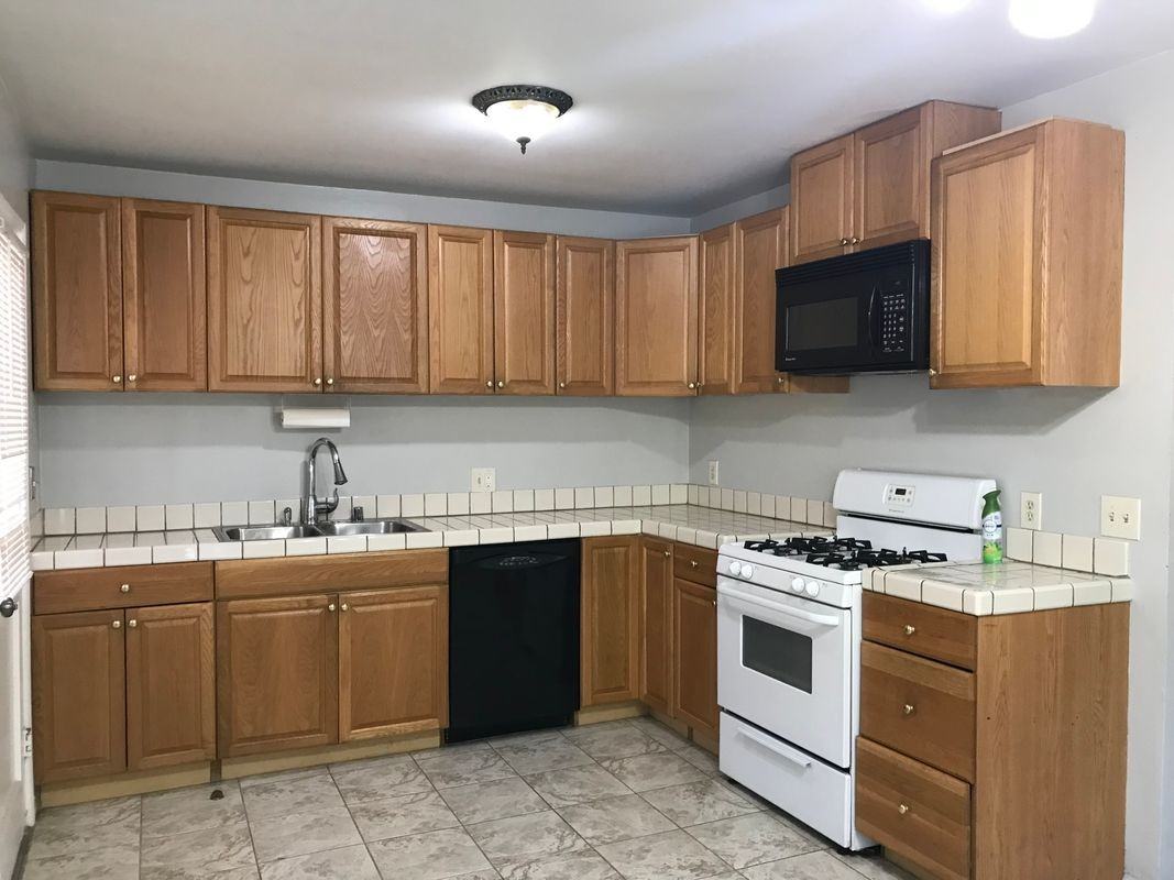 44136 Fairhaven Dr - Photo 2 of 8