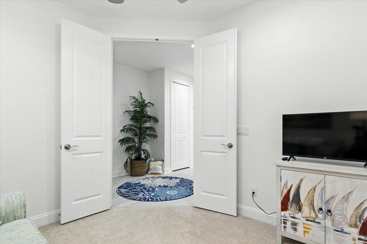 511 Landshark Blvd - Photo 4 of 46