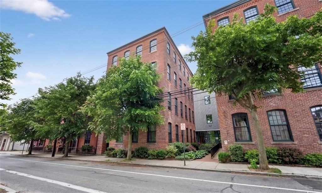 407 Pine St ##305 - Photo 3 of 26