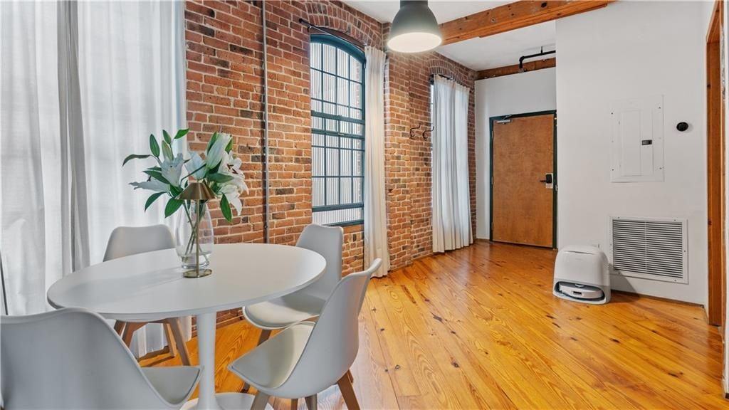 407 Pine St ##305 - Photo 6 of 26