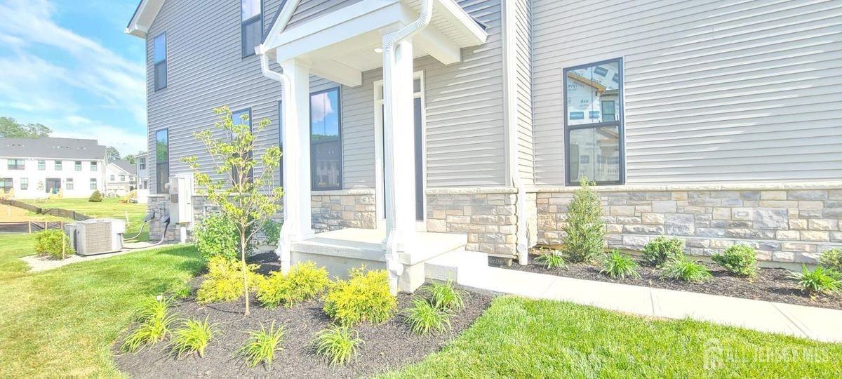 7 Colt Ln - Photo 2 of 25