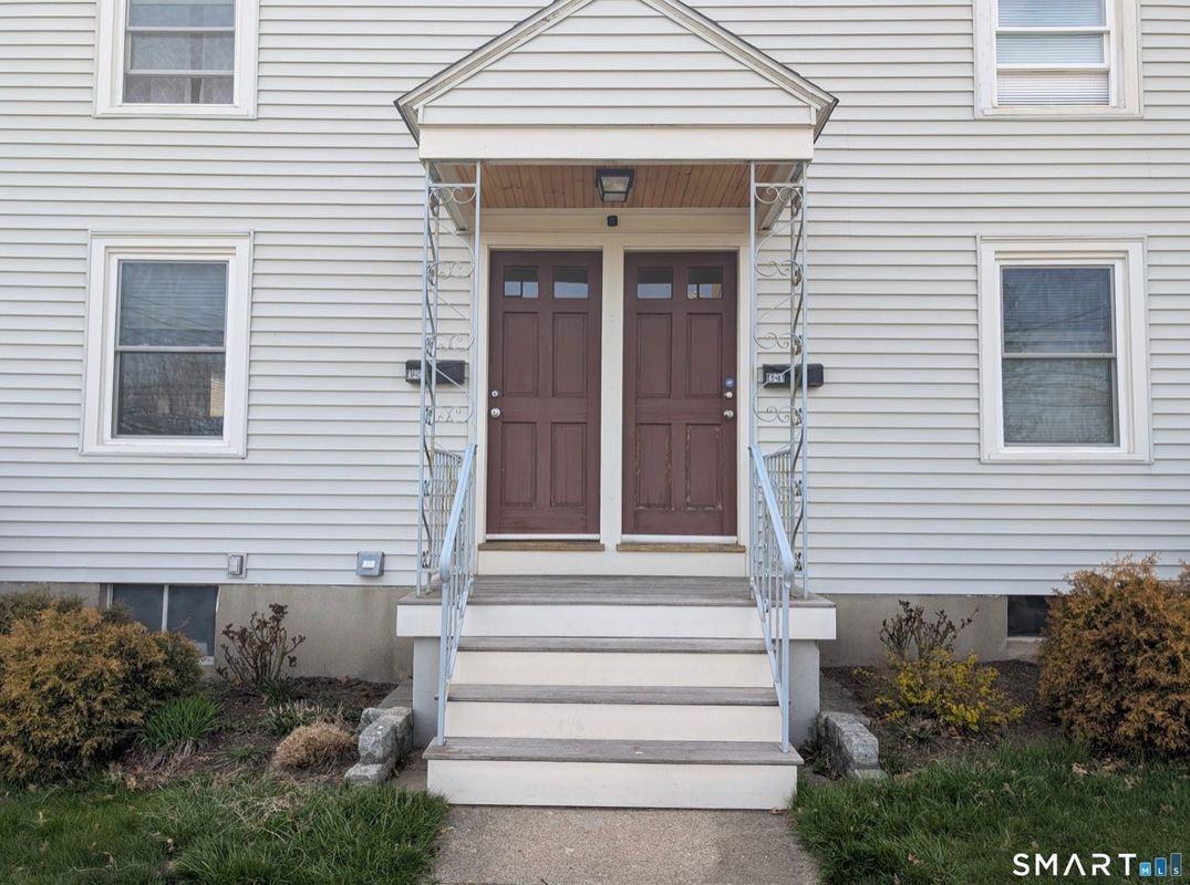 424 Rockwell Ave - Photo 3 of 3