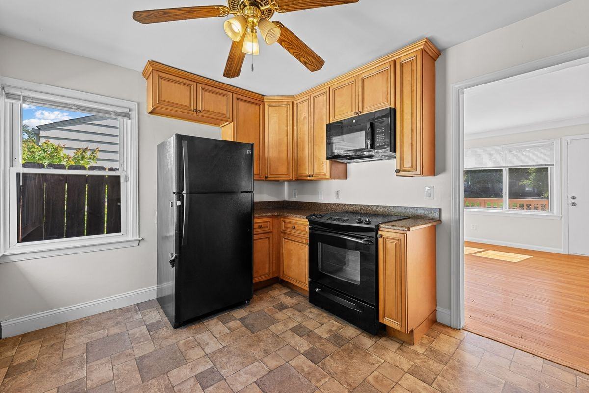 3725 Coolidge Hwy - Photo 2 of 15