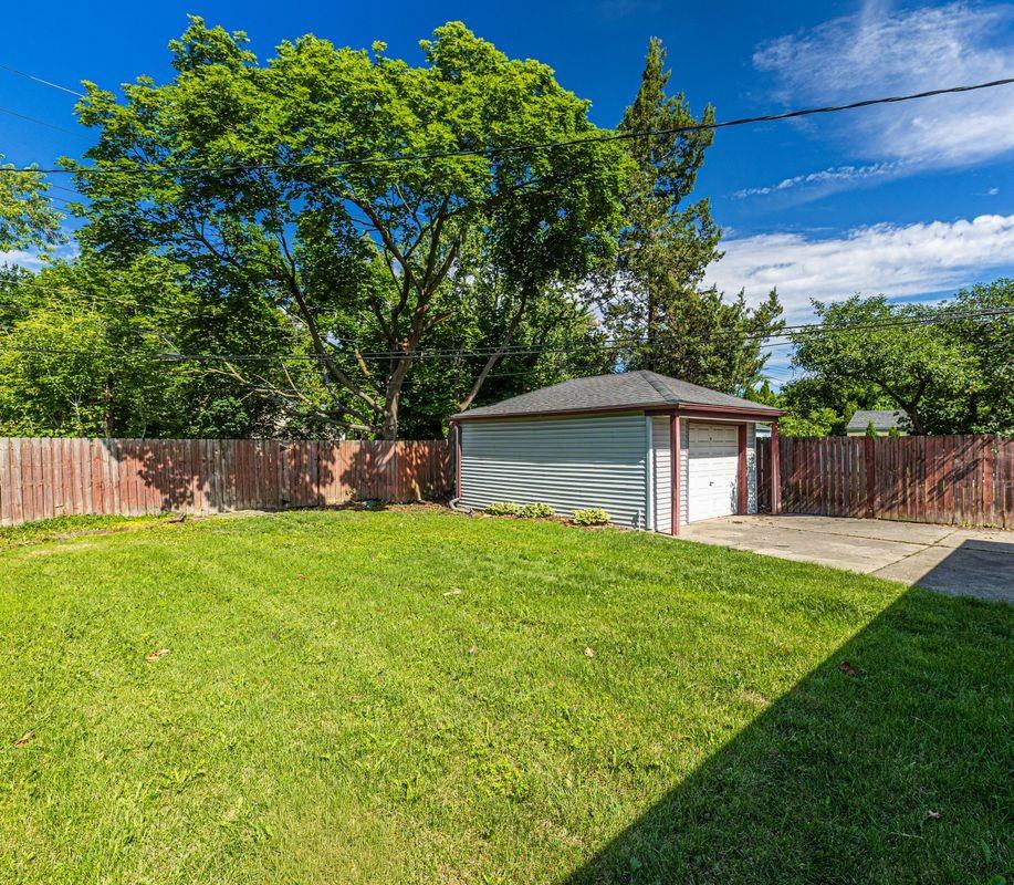3725 Coolidge Hwy - Photo 3 of 15