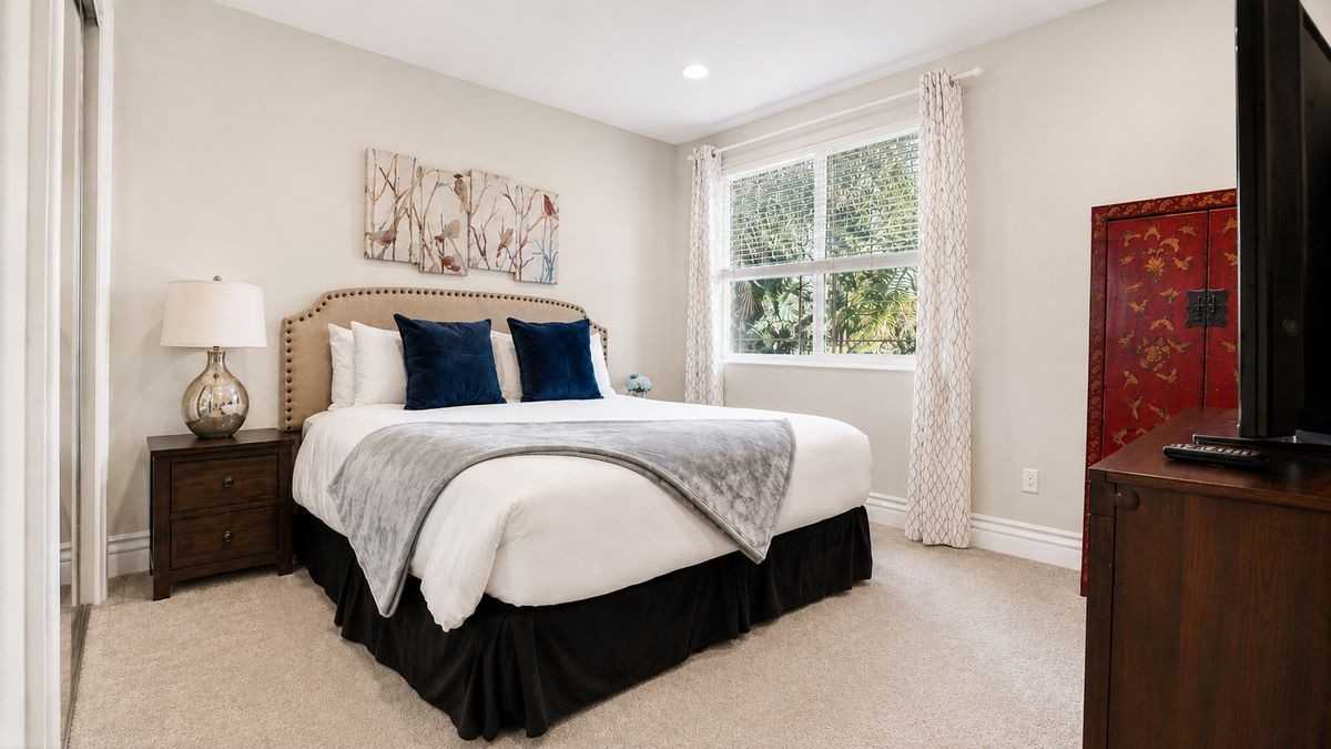 15935 Archwood Ln - Photo 5 of 19